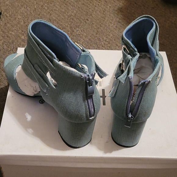 Open toe boots - Picture 2 of 4